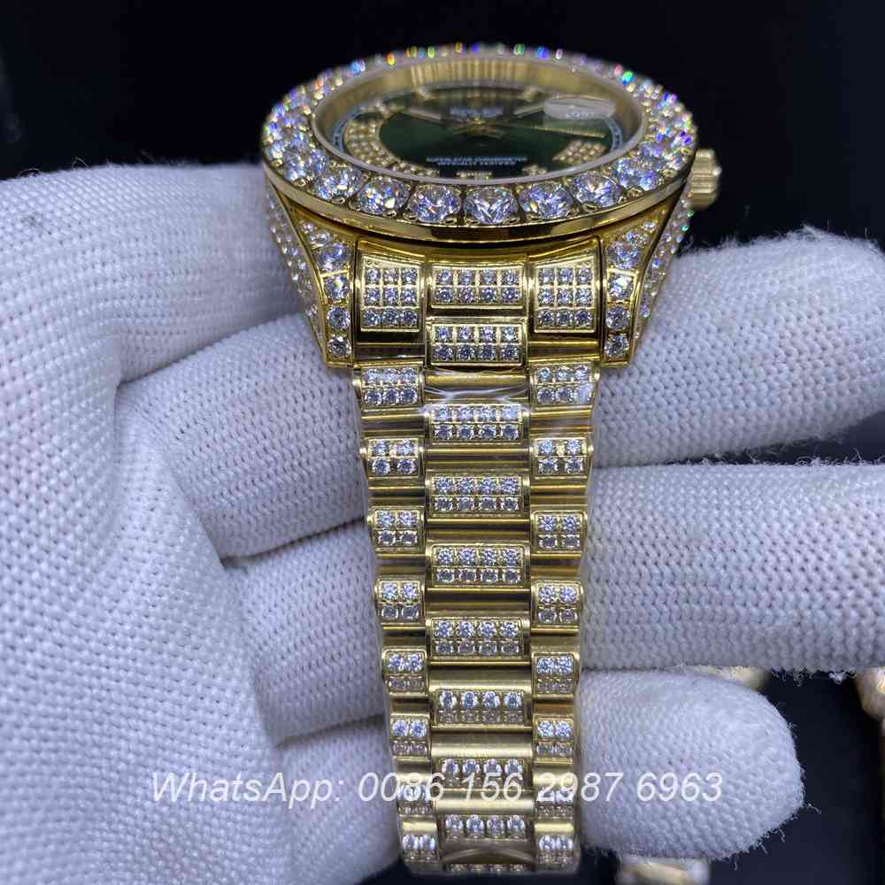 R110SF316, DayDate gold case shiny diamonds prongset bezel 43mm weight 150g