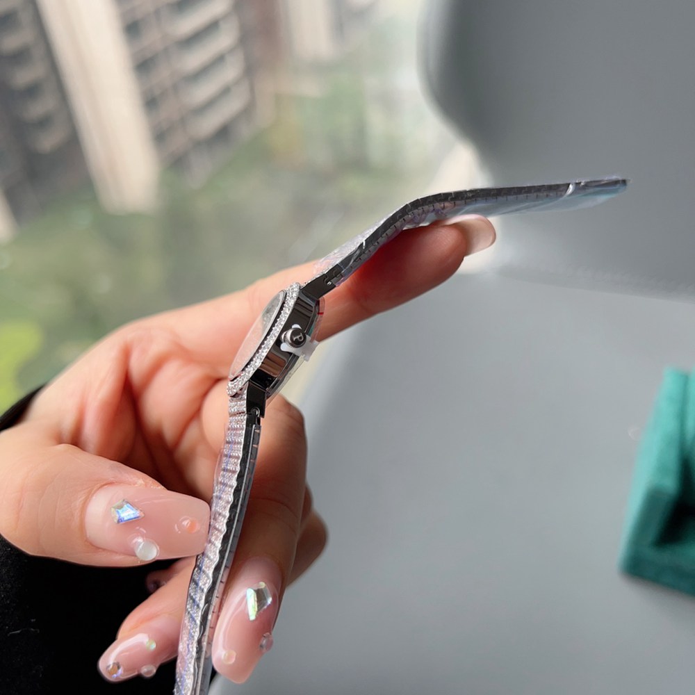 Piaget full diamonds silver case 23mm women size quartz movement fashion shiny watch WS075