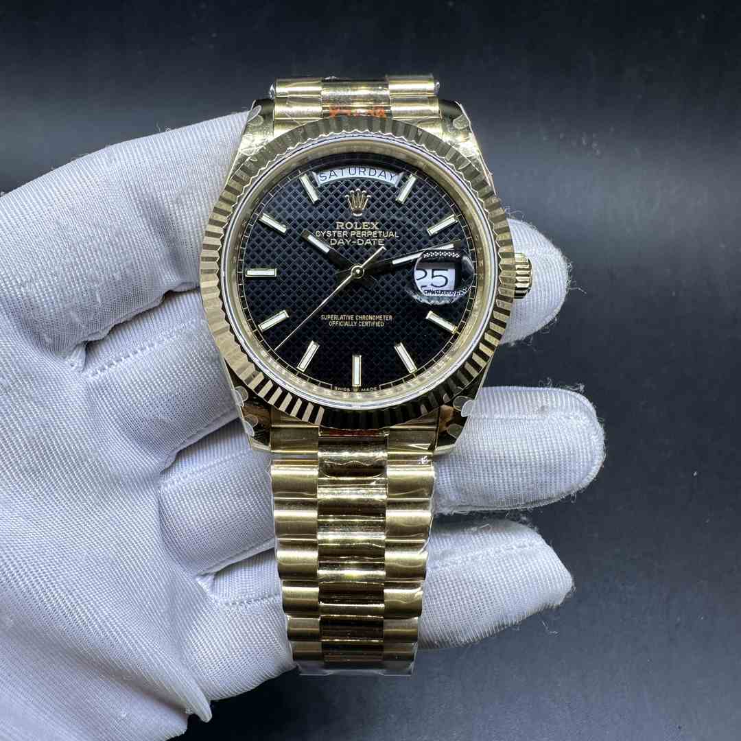 Rolex daydate 40 GS factory 2836 Yellow gold case 39.5mm Black grid dial President bracelet weight 165g