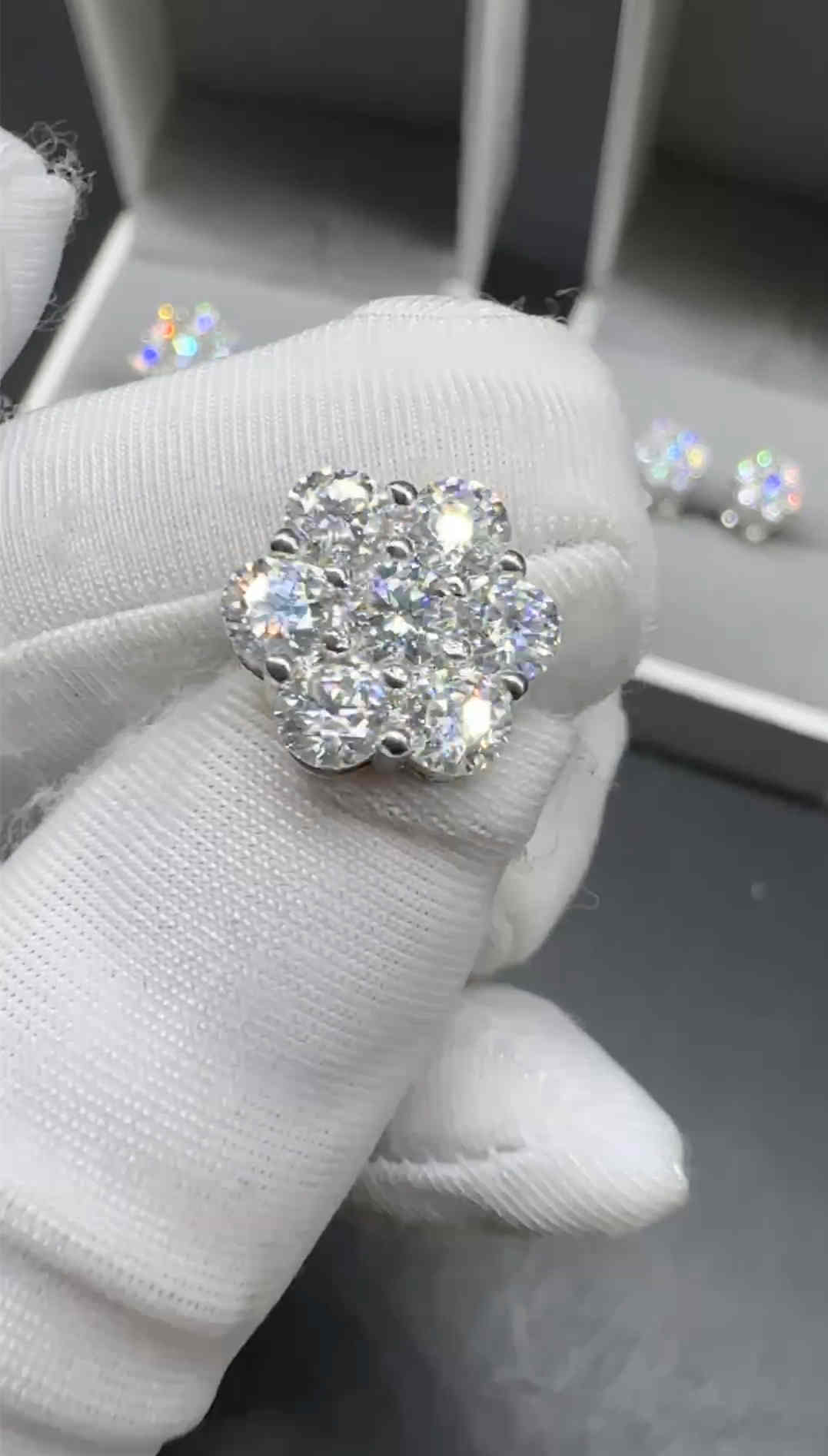 Earrings Moissanite diamonds with 925 silver, can pass diamonds tester 8mm 90$, 12mm A15