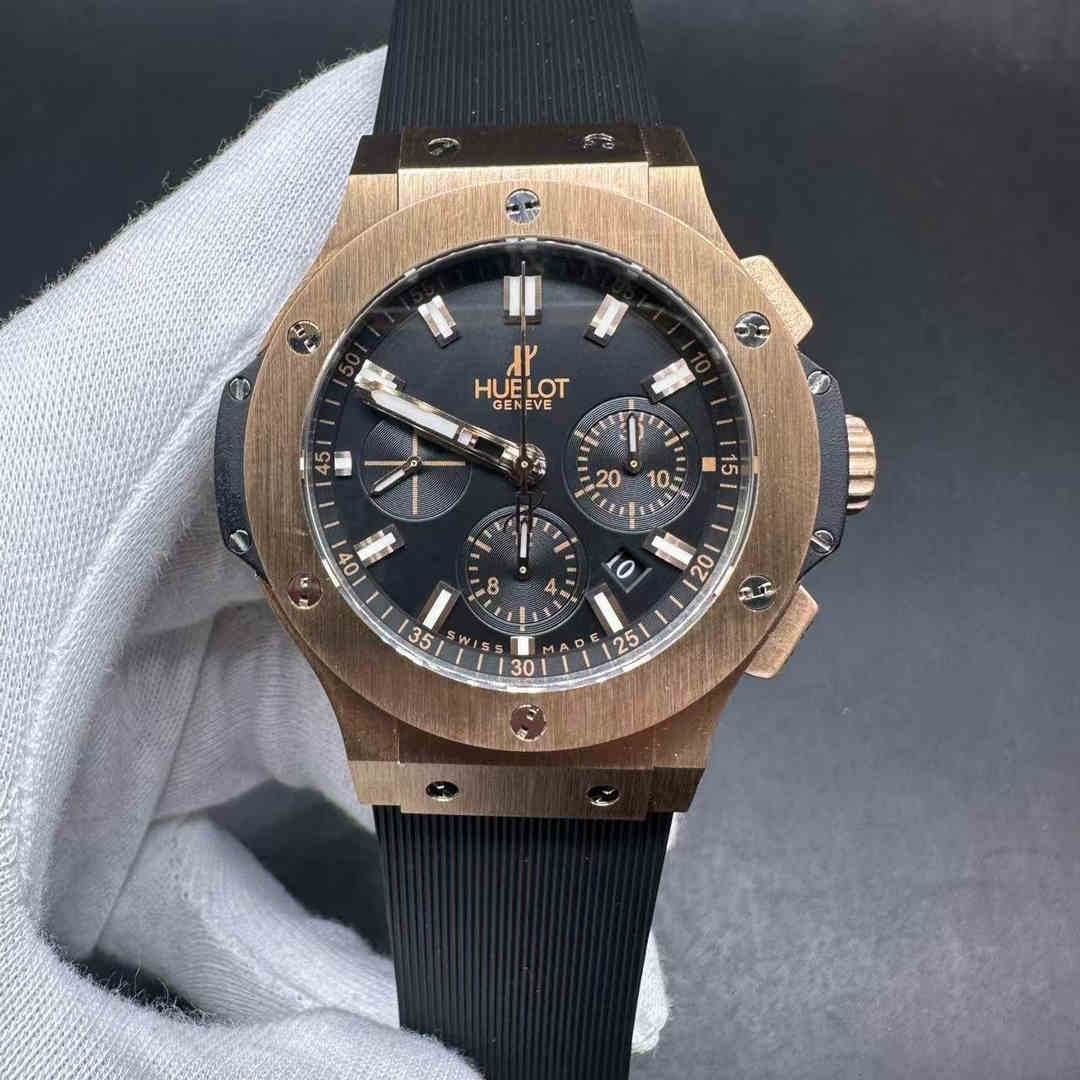 Hublot BigBang HB 4100 chronograph function Rose gold case 42mm Black dial Black rubber strap men stopwatch.  C60