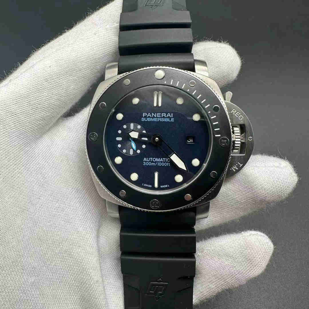 Panerai Submersible AAA+ automatic steel case 47mm blue dial black rubber strap.  A50