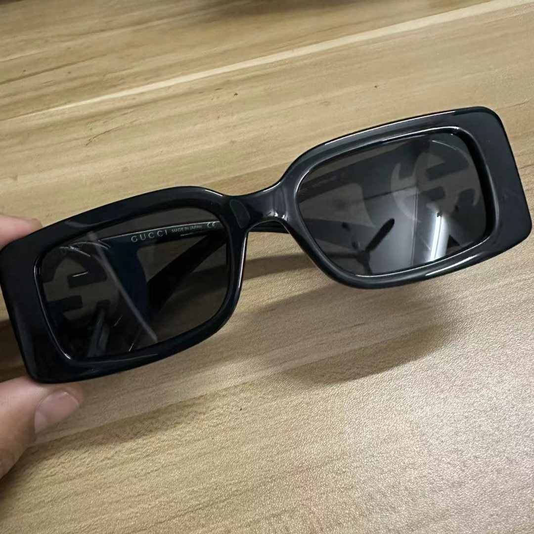 Gucci high quality Glasses with box.  85$
