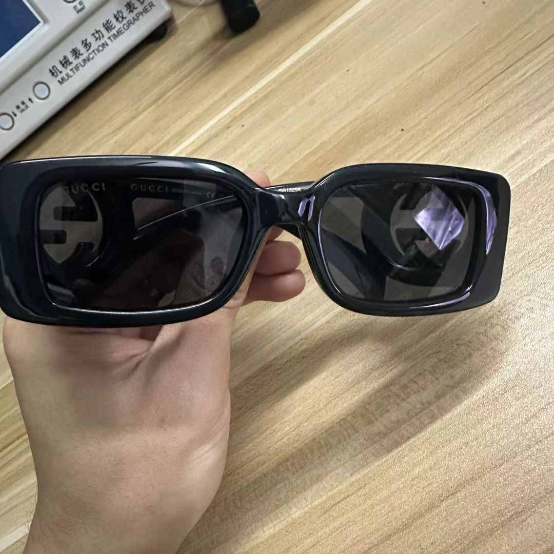Gucci high quality Glasses with box.  85$