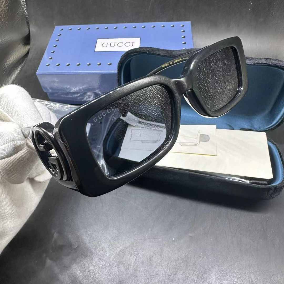 Gucci high quality Glasses with box.  85$