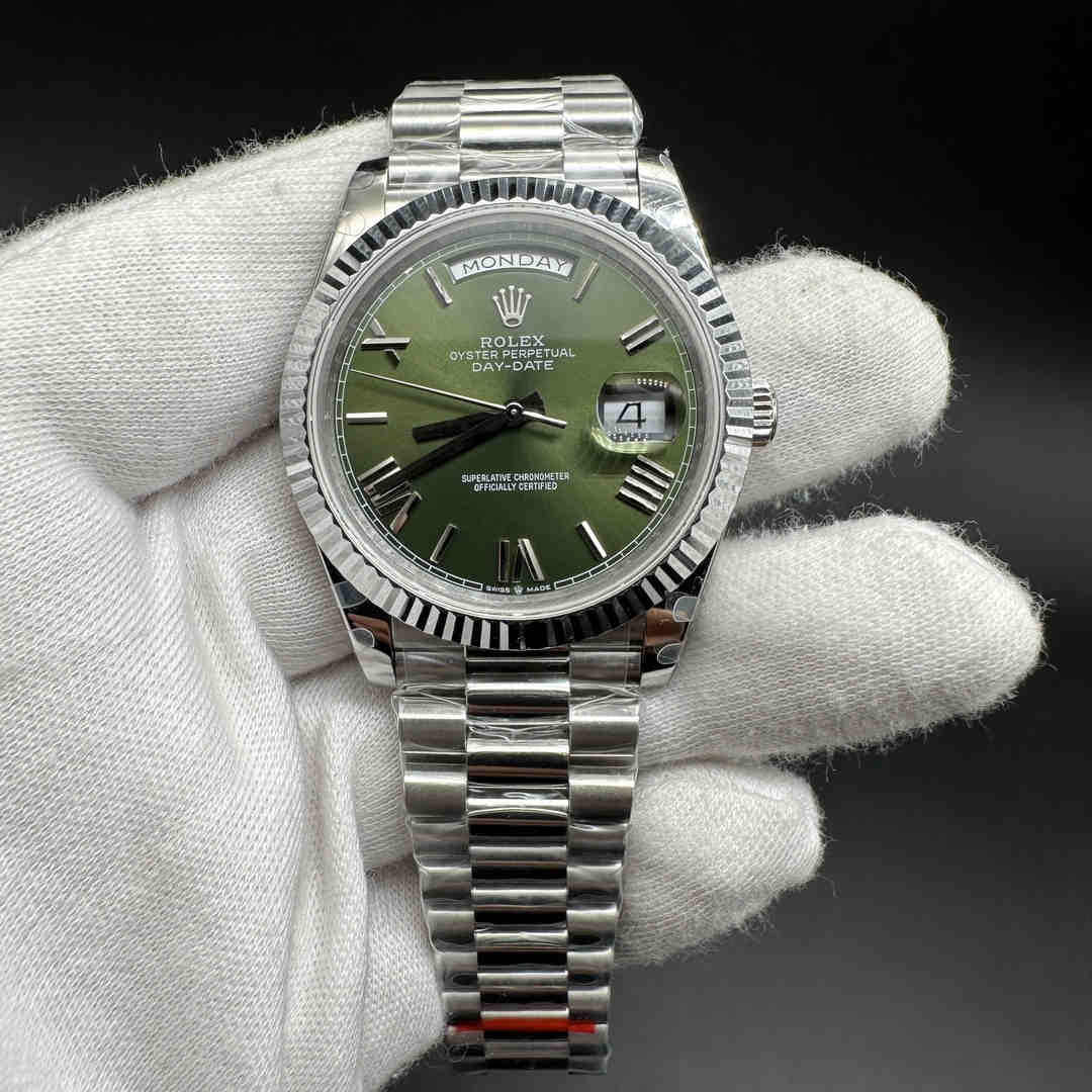 Rolex Daydate 228239 BP 2813 Steel case 39mm Green dial Roman numbers President bracelet. B25