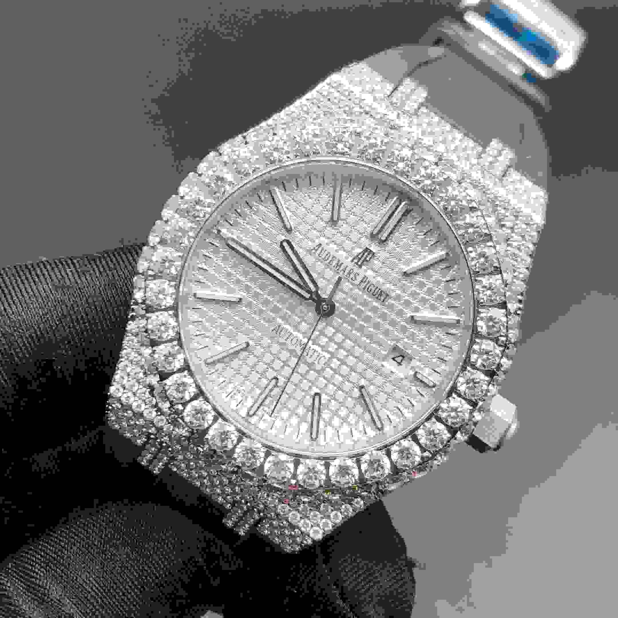 AP Royal Oak 15400 CZ diamonds silver case 42mm white dial automatic men watch with rubber strap.