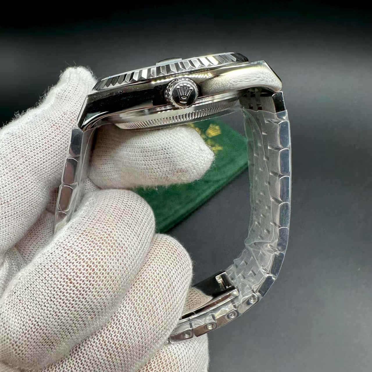 Oyster perpetual Land-dweller AAA+ automatic Stainless steel 40mm Fluted green dial jubilee band. A35