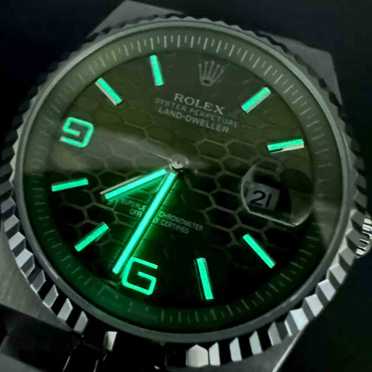 Oyster perpetual Land-dweller AAA+ automatic Stainless steel 40mm Fluted green dial jubilee band. A35