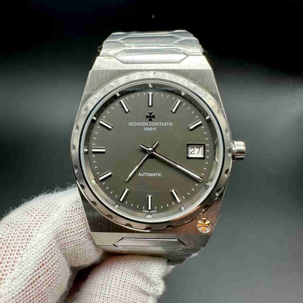 Vacheron Constantin Historiques VC 222 Swiss 2455 movement stainless steel case white dial 37mm. C 90