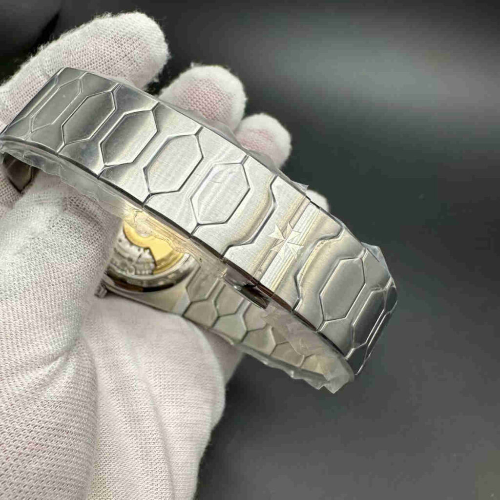 Vacheron Constantin Historiques VC 222 Swiss 2455 movement stainless steel case white dial 37mm. C 90