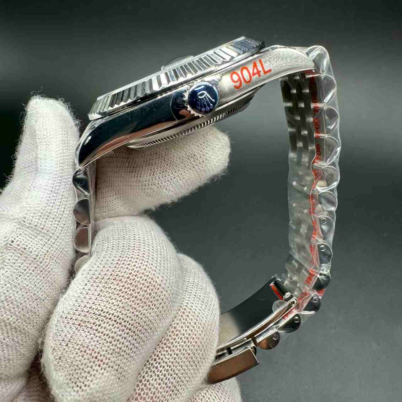 Datejust GM 3235 stainless steel 41mm blue dial jubilee band. D50