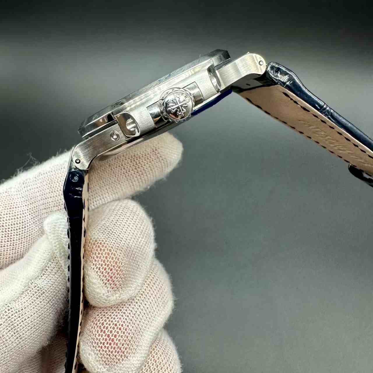 Patek Philippe Nautilus Moonphase 5712 GR factory Cal.240 automatic Stainless steel 40mm Baguette diamonds bezel Blue dial Black leather strap.  E85