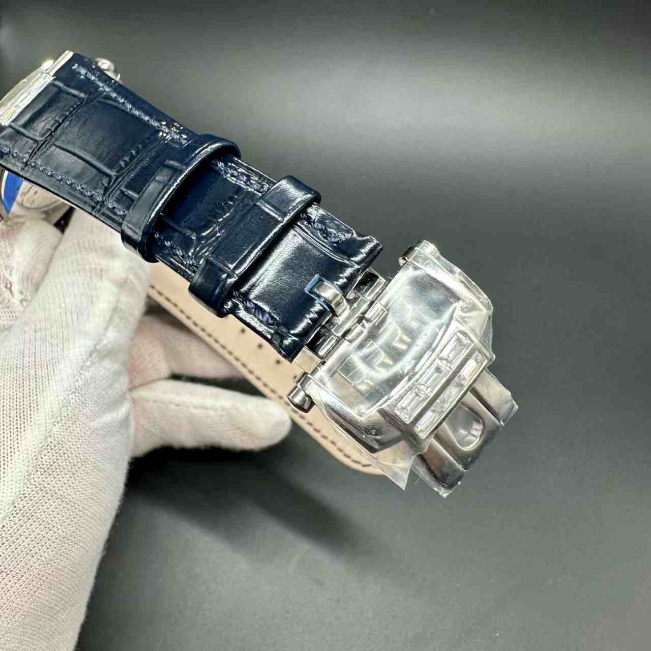 Patek Philippe Nautilus Moonphase 5712 GR factory Cal.240 automatic Stainless steel 40mm Baguette diamonds bezel Blue dial Black leather strap.  E85