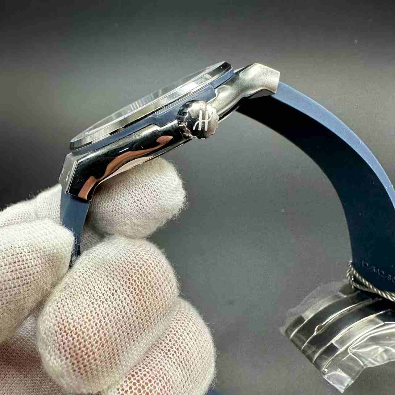 Hublot super version SW300-1 automatic movement Stainless steel 40mm blue dial blue rubber strap. F50