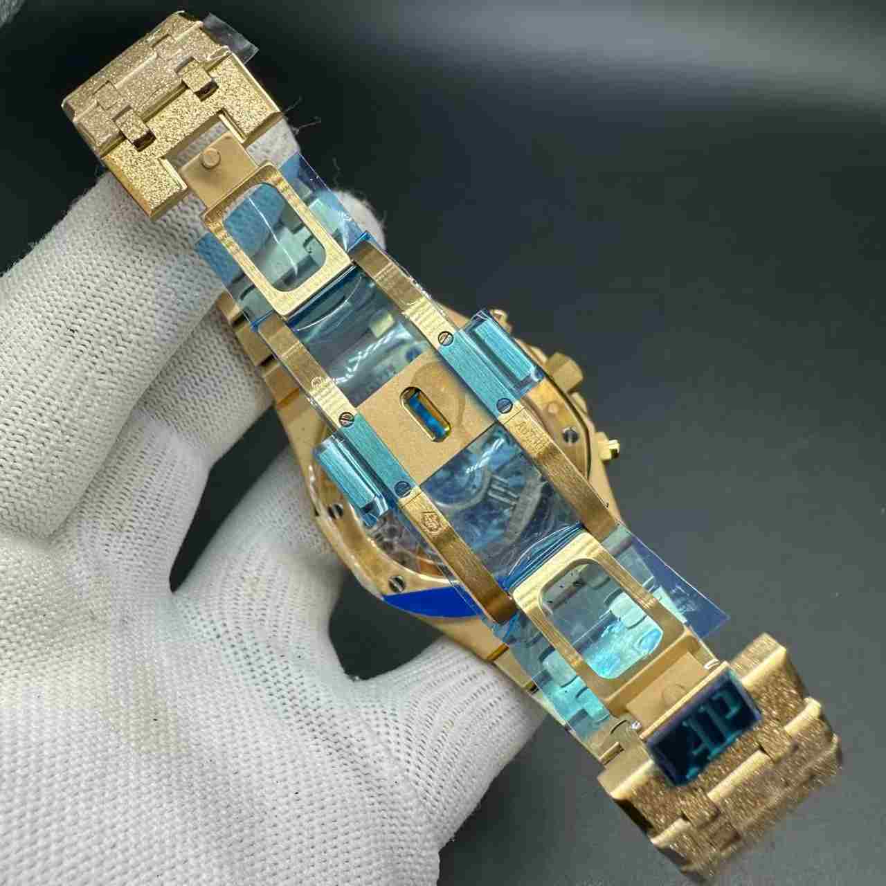 AP Royal Oak 26240 Chronograph APS factory Cal.4401 automatic Frosted yellow gold case 41mm gold dial weight 170g. H80