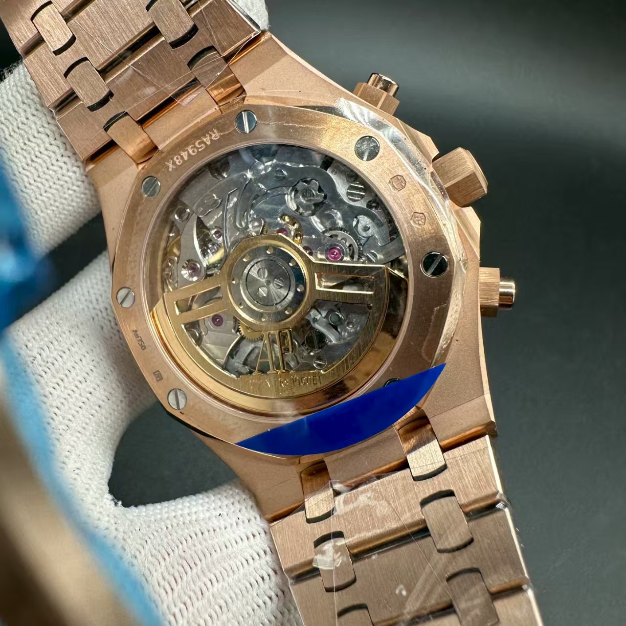 AP Royal Oak 26240 Chronograph APS factory 4401 automatic Frosted rose gold case 41mm blue dial weight 170g. G80