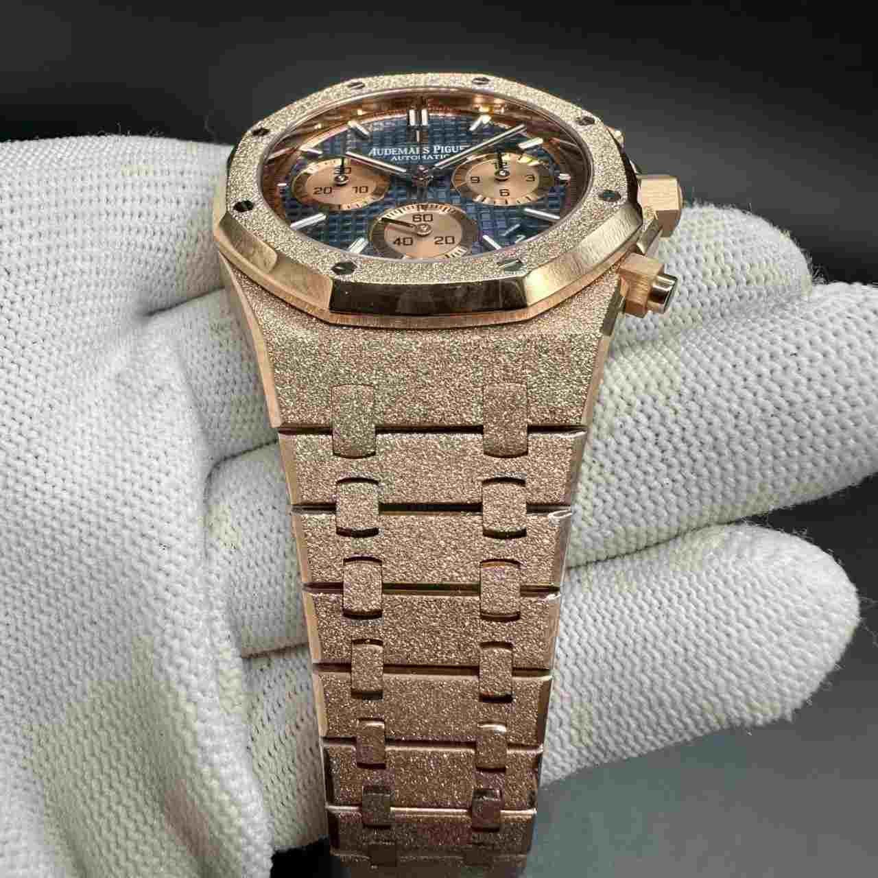 AP Royal Oak 26240 Chronograph APS factory 4401 automatic Frosted rose gold case 41mm blue dial weight 170g. G80