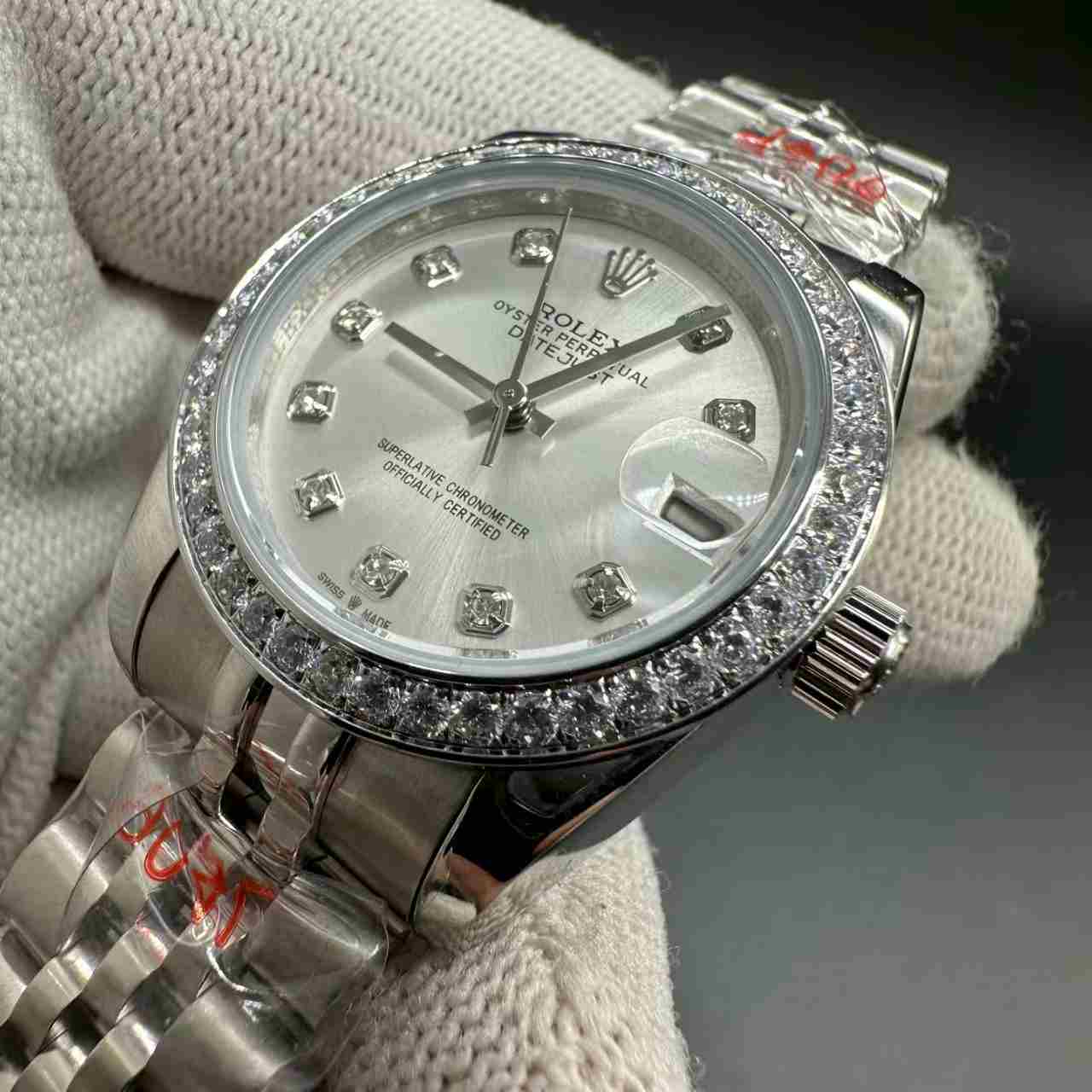 Datejust AAA automatic stainless steel case 31mm diamonds bezel silver dial jubilee band women watch. A15