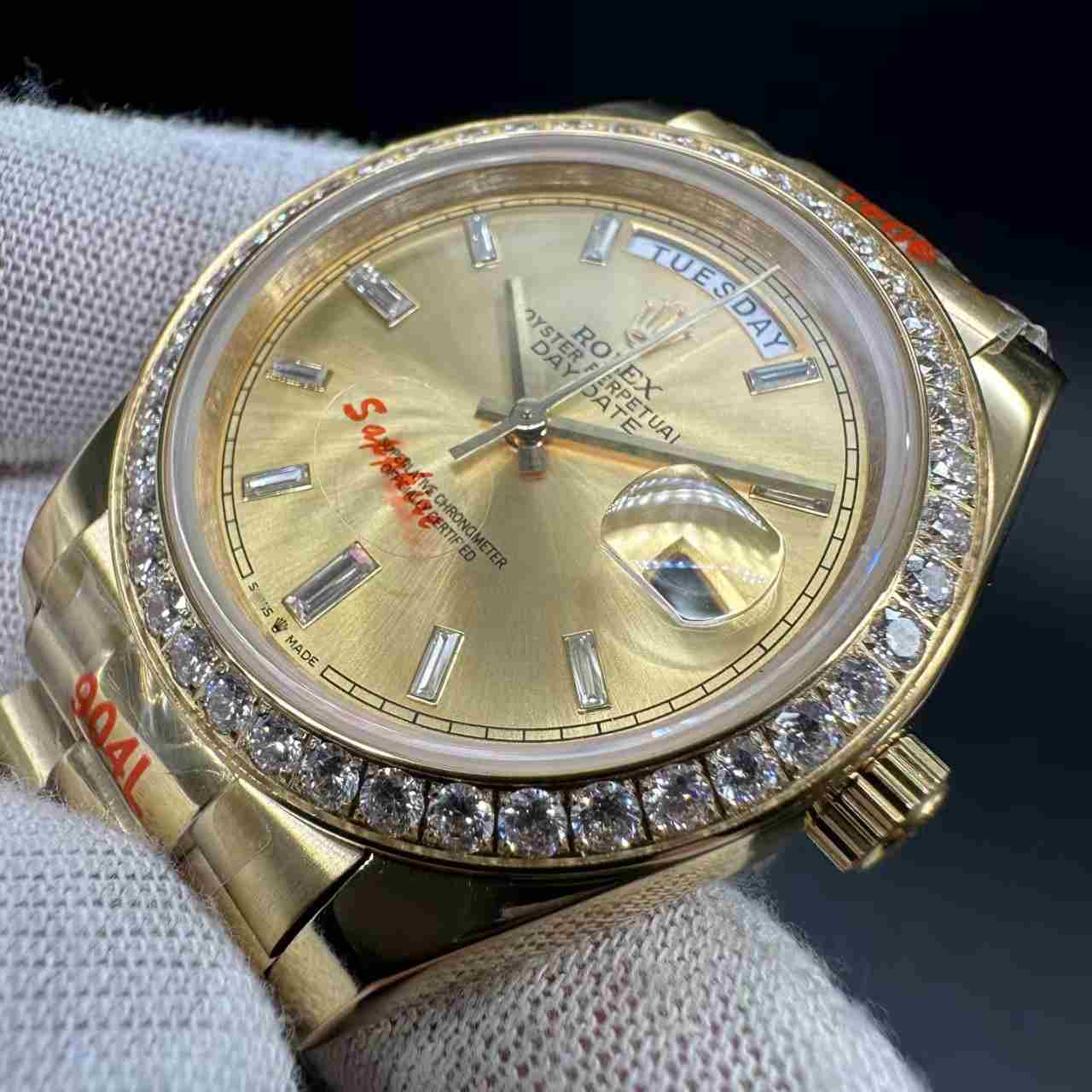 Daydate AAA+ GD factory 2813 automatic Gold case 40mm diamonds bezel baguette gold dial President band. 142$