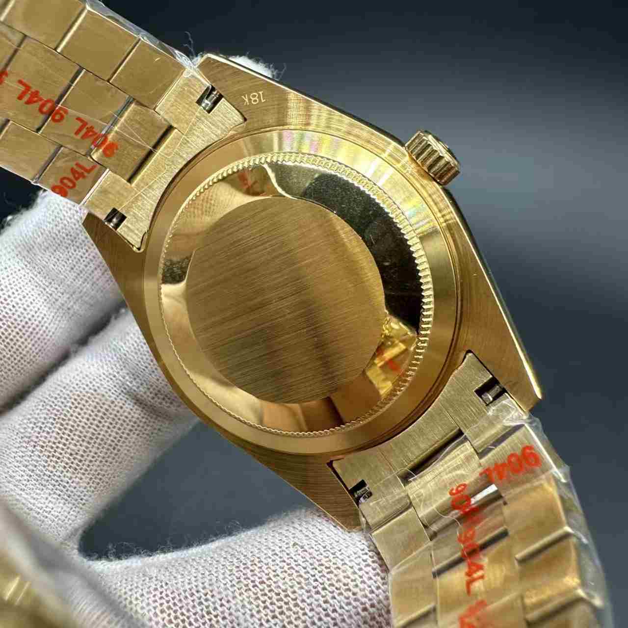 Daydate AAA+ GD factory 2813 automatic Gold case 40mm diamonds bezel baguette gold dial President band. 142$