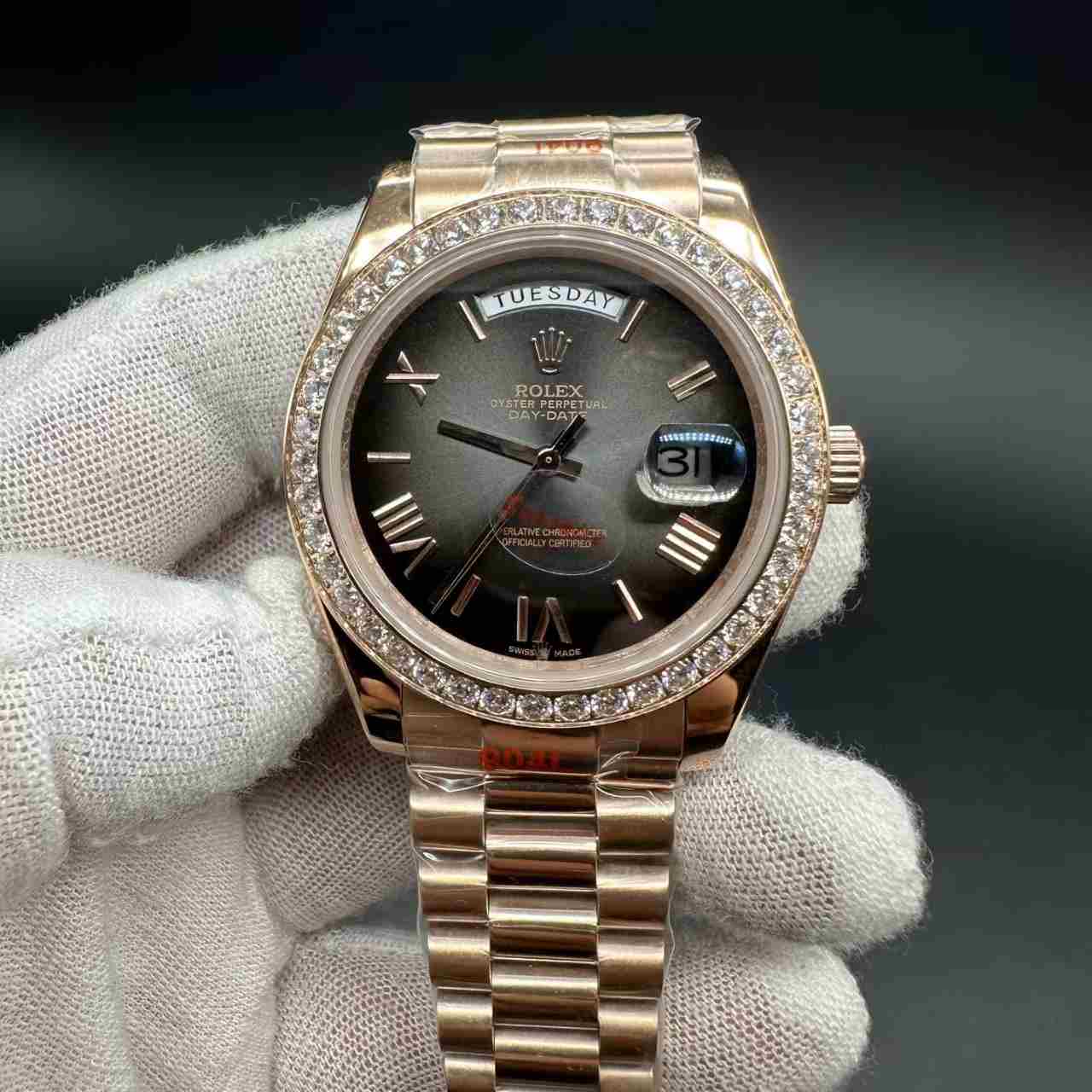 Daydate Ombré rose gold 40mm diamonds bezel AAA+ GD factory. 142$