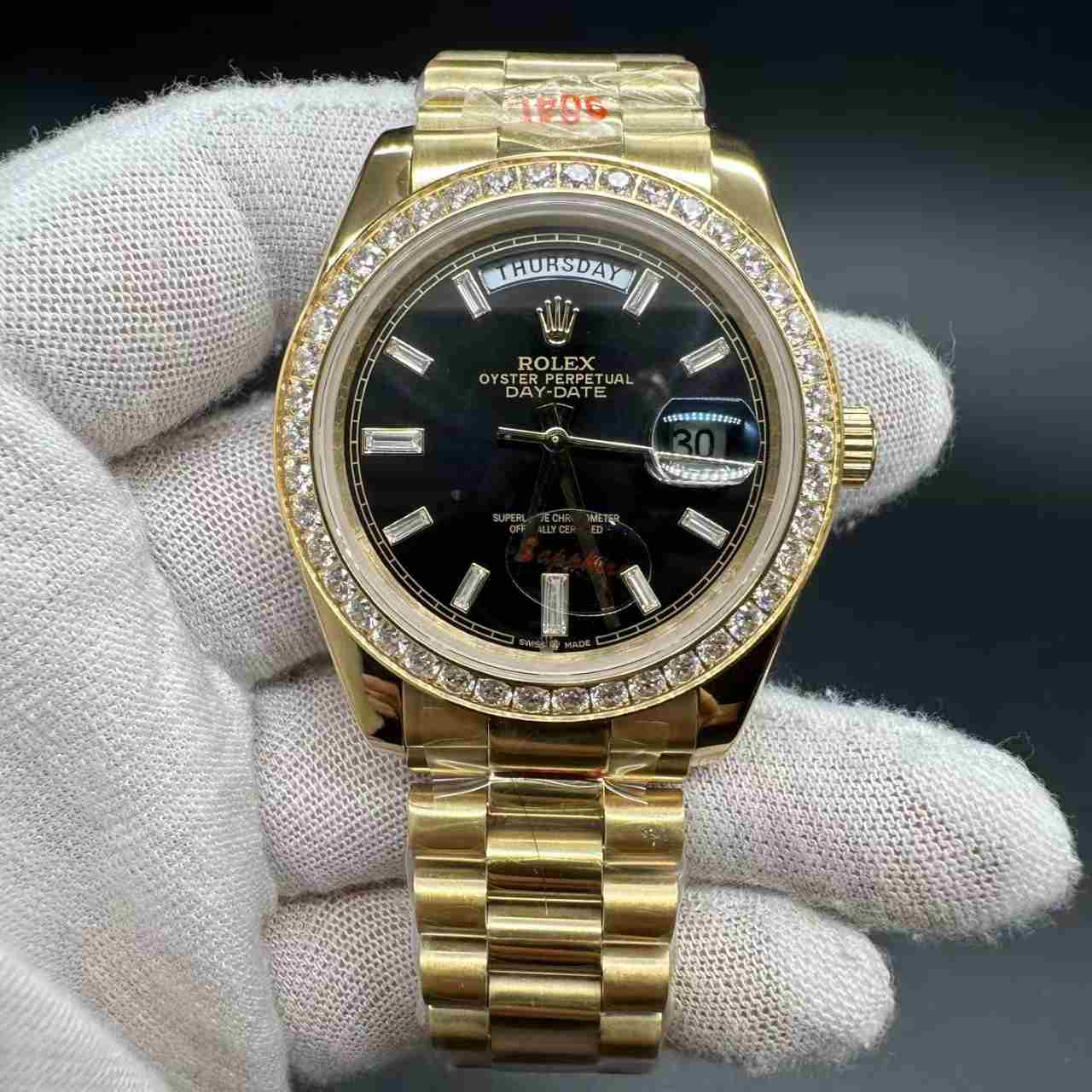 Daydate AAA+ GD factory 2813 automatic Gold case 40mm diamonds bezel baguette black dial President band. 142$