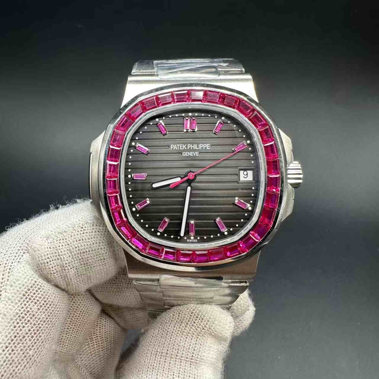 Patek Philippe 5711 GR Cal.324 automatic steel case 40mm red diamonds bezel baguette gray dial M160