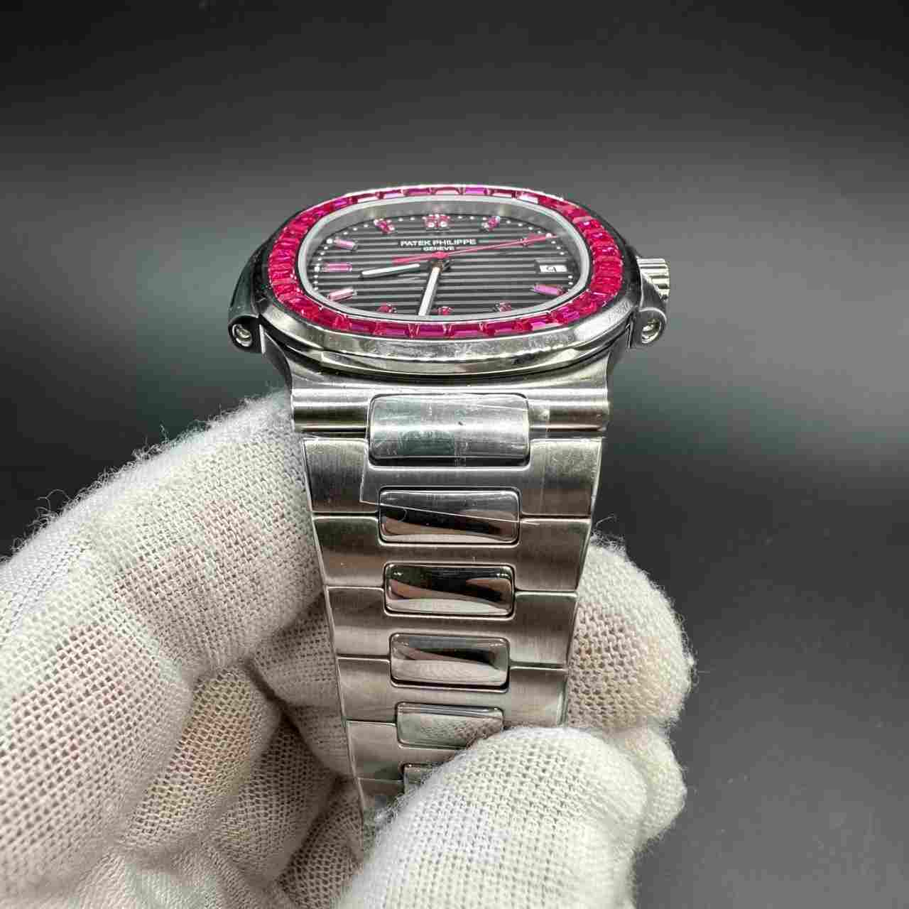 Patek Philippe 5711 GR Cal.324 automatic steel case 40mm red diamonds bezel baguette gray dial M160