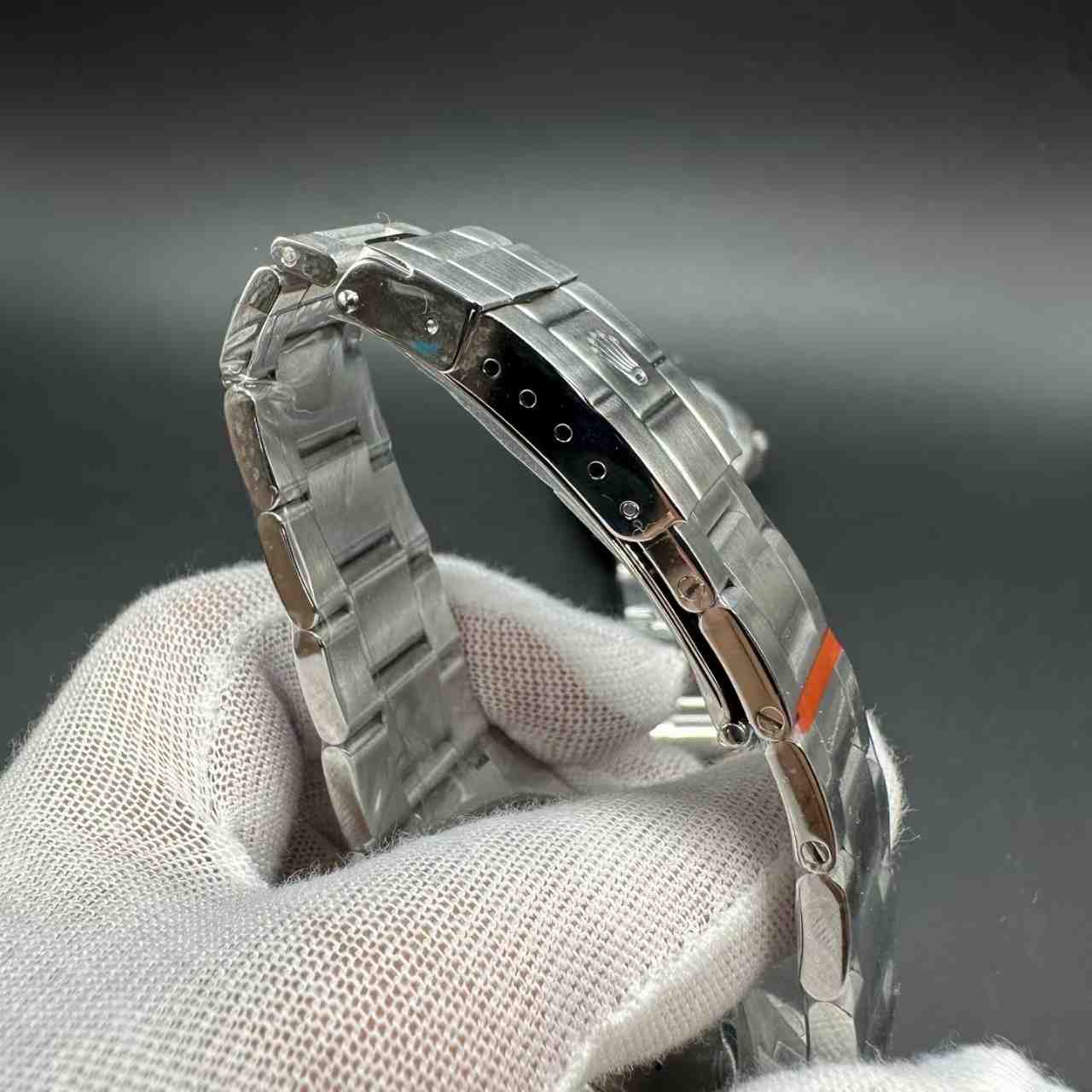 Explorer II BP 3186 steel case 40mm white dial vintage band. 360$