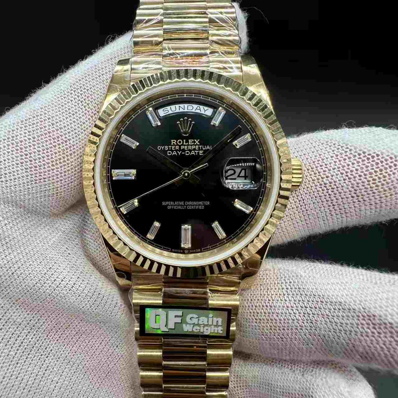 Daydate QF V8 3255 gain weight 190g Gold case 40mm Baguette black dial. 698$