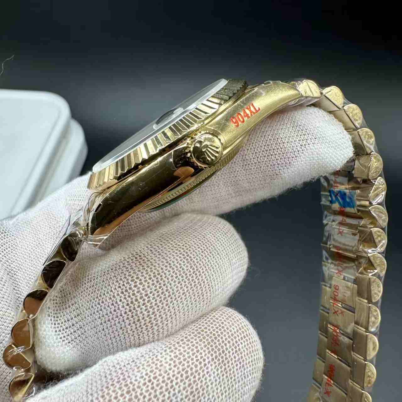 Daydate QF V8 3255 gain weight 190g Gold case 40mm Baguette black dial. 698$