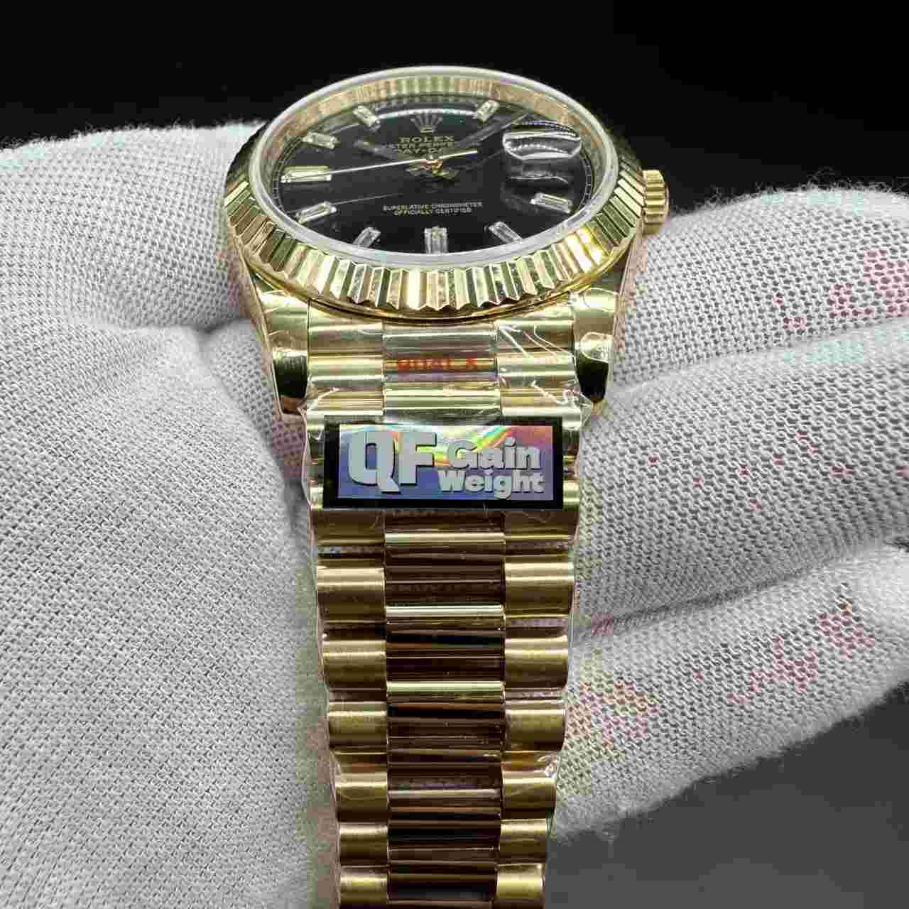 Daydate QF V8 3255 gain weight 190g Gold case 40mm Baguette black dial. 698$