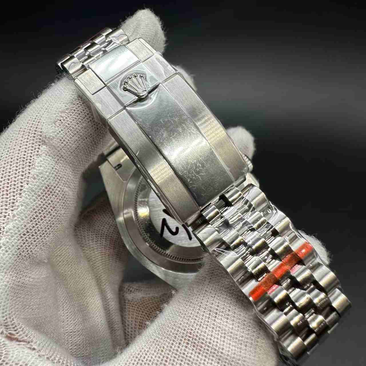 GMT Bruce Wayne black gray bezel jubilee band BP 2813  250$