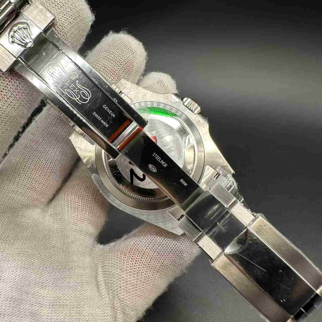 GMT Bruce Wayne black gray bezel jubilee band BP 2813  250$