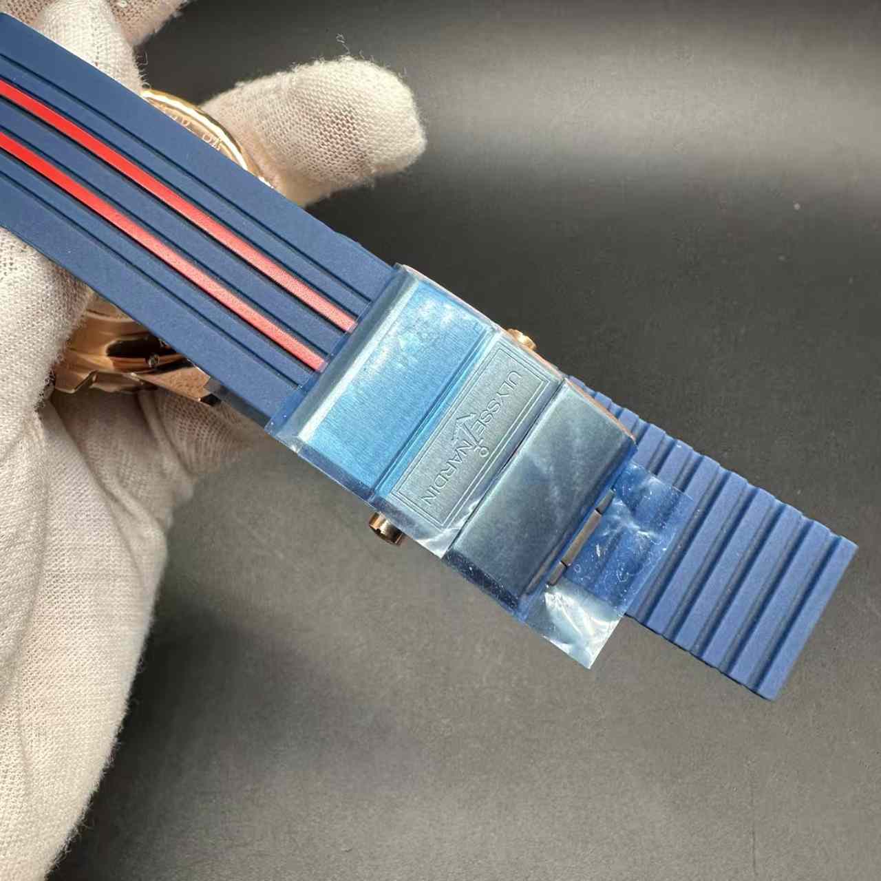 Ulysse Nardin AAA automatic rose gold case 45mm blue dial blue rubber strap. 115$