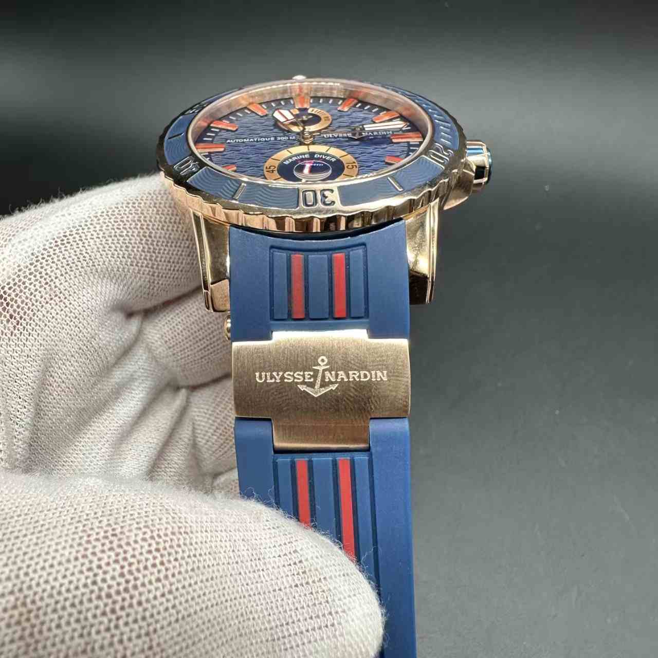 Ulysse Nardin AAA automatic rose gold case 45mm blue dial blue rubber strap. 115$