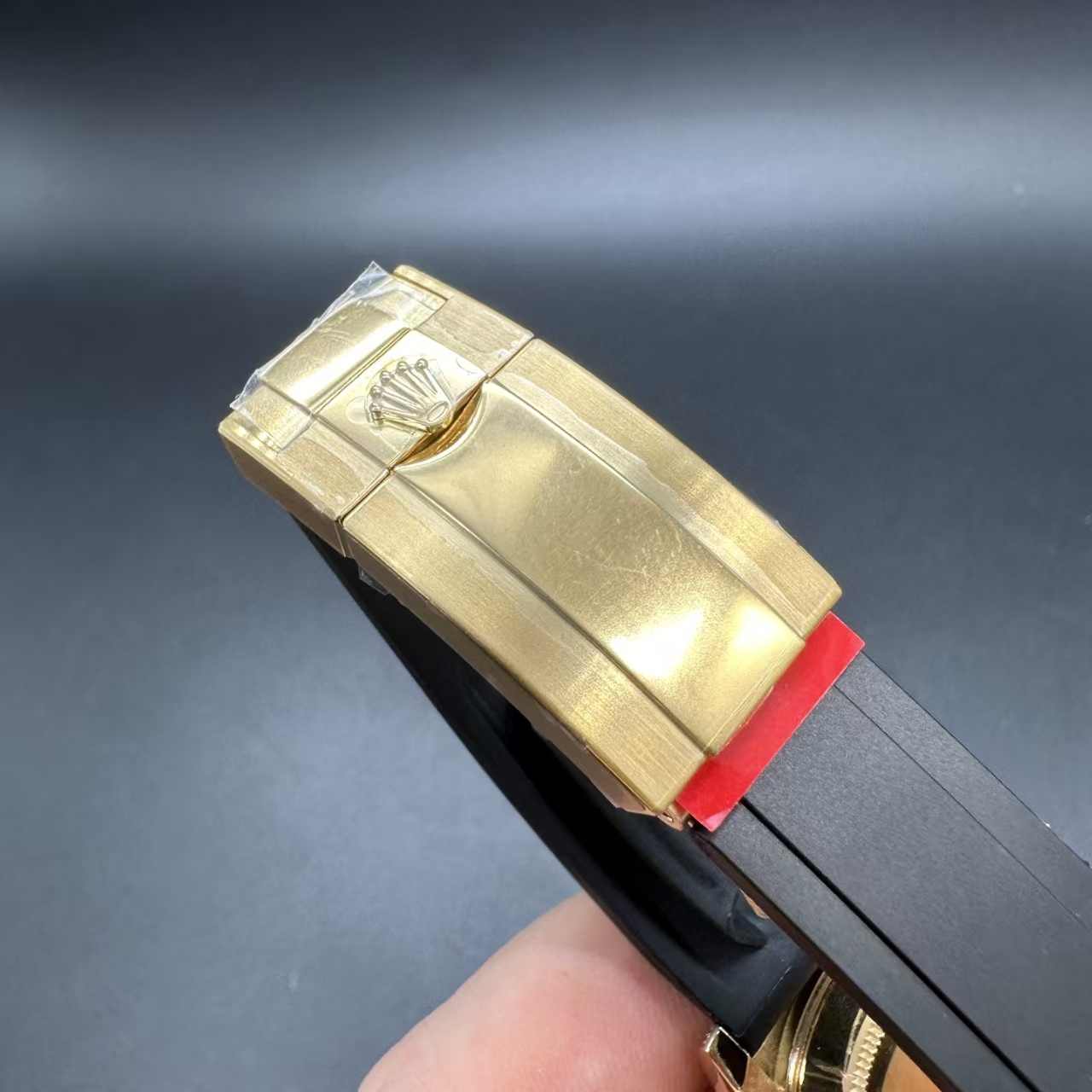 Daytona 4130 gold case pink dial red baguette diamonds bezel oysterflex black rubber strap. 1000$