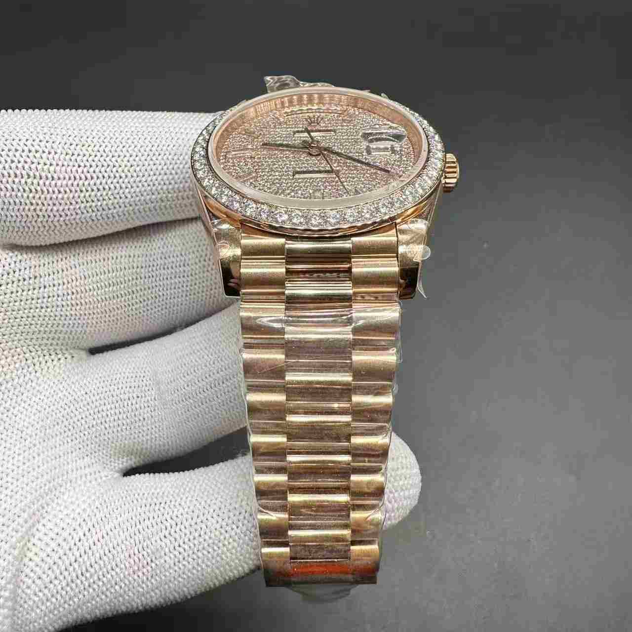 Daydate BP 2813 automatic rose gold case 40mm Moissanite diamonds bezel. 450$