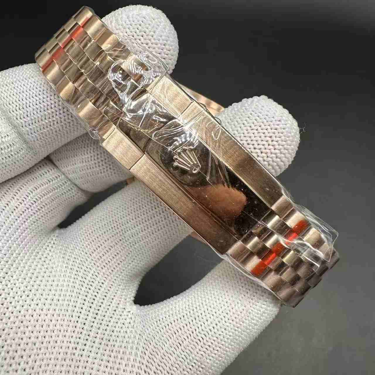 Sky-dweller AAA+ automatic rose gold case 41mm blue dial jubilee band. 125$