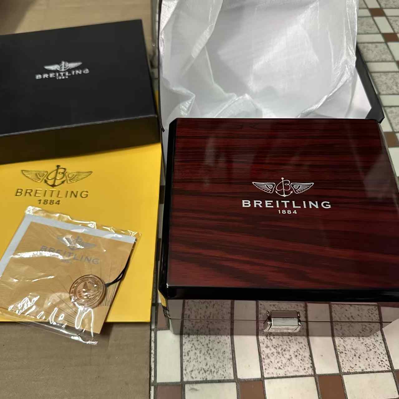 Breitling box wooden 60$
