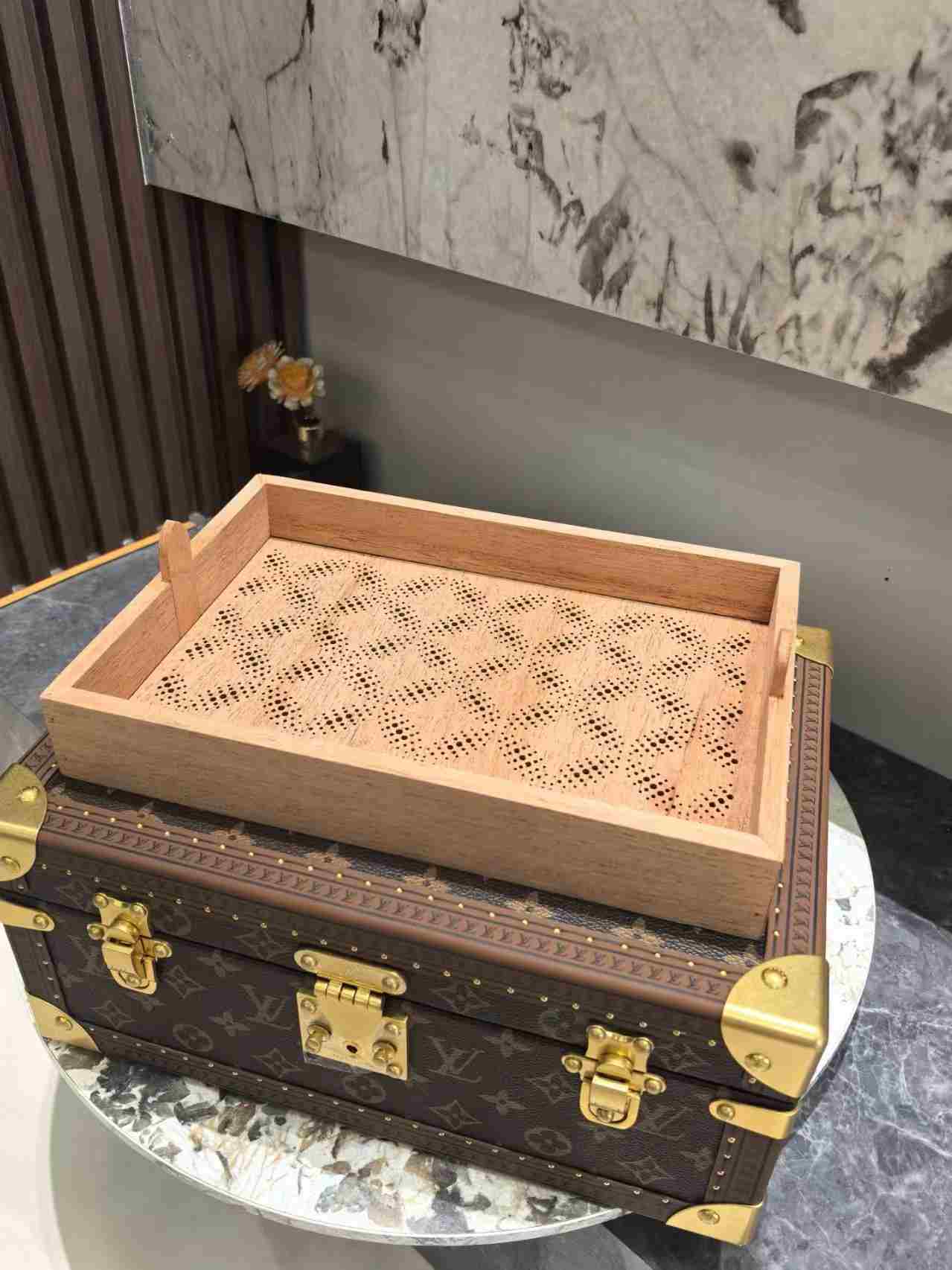 Cigars box LV 950$