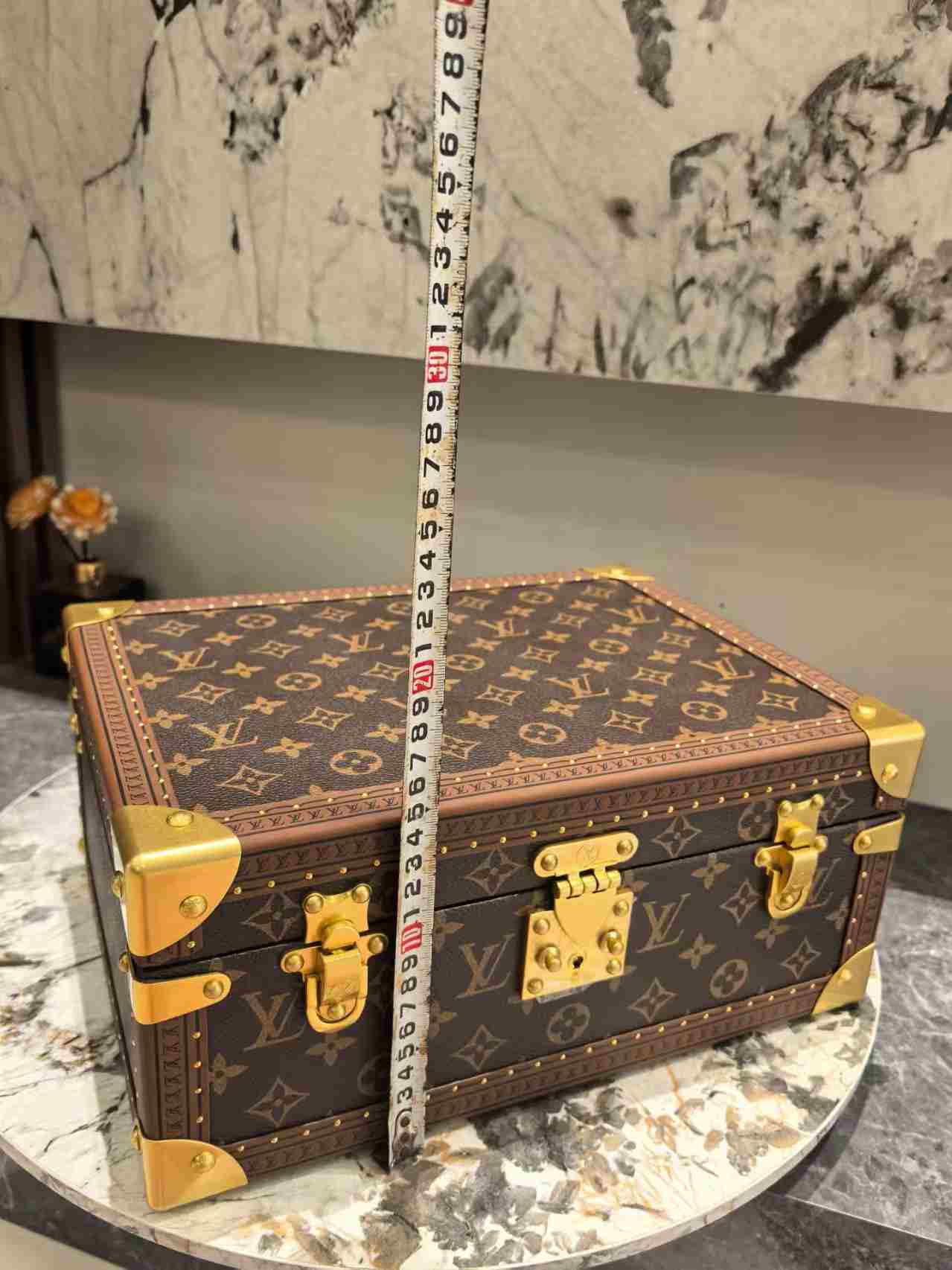 Cigars box LV 950$