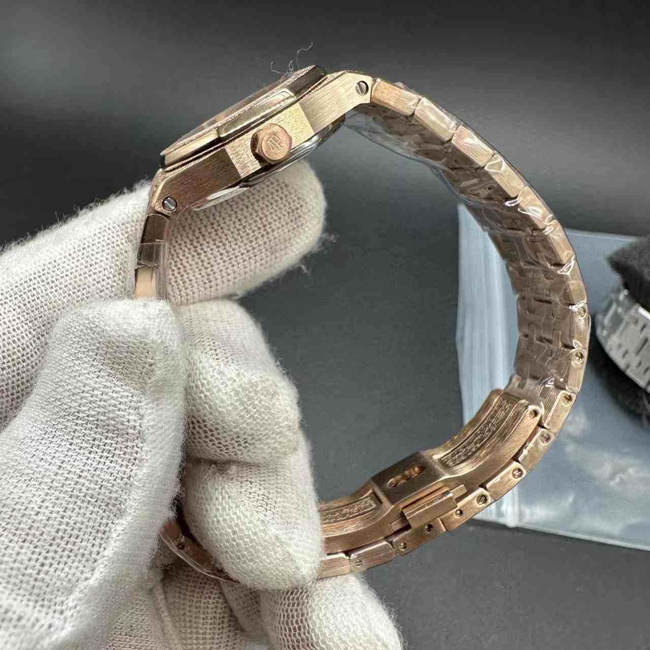 AP AAA Quartz frosted rose gold case 23mm small women watch. 120$