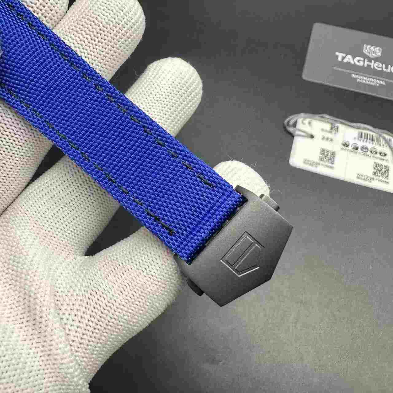 TAG Aquaracer Swiss automatic black case 44mm blue strap. 350$