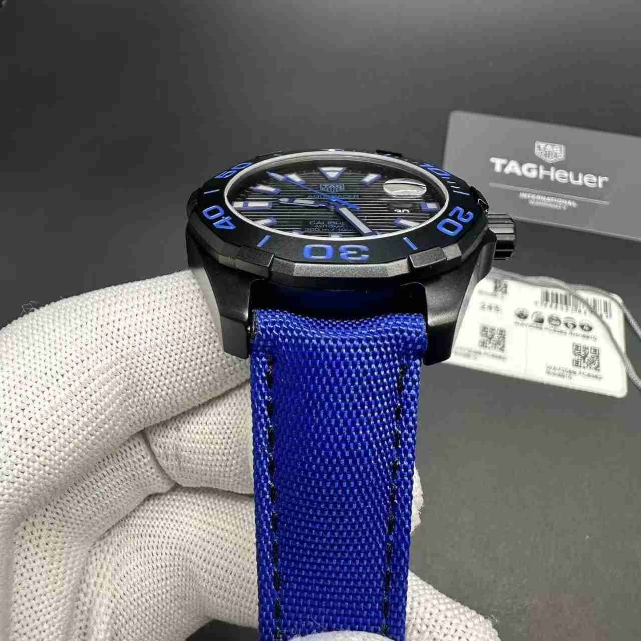 TAG Aquaracer Swiss automatic black case 44mm blue strap. 350$