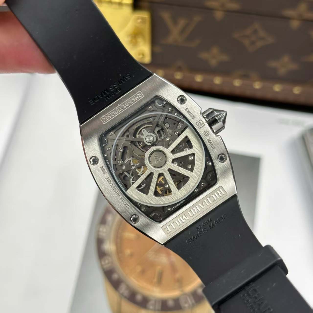 RM67-01 Extra Flat thin case • Size: 38.7 × 47.5 mm • The ultra-slim and lightweight RM67 case version, featuring exceptionally sharp finishing