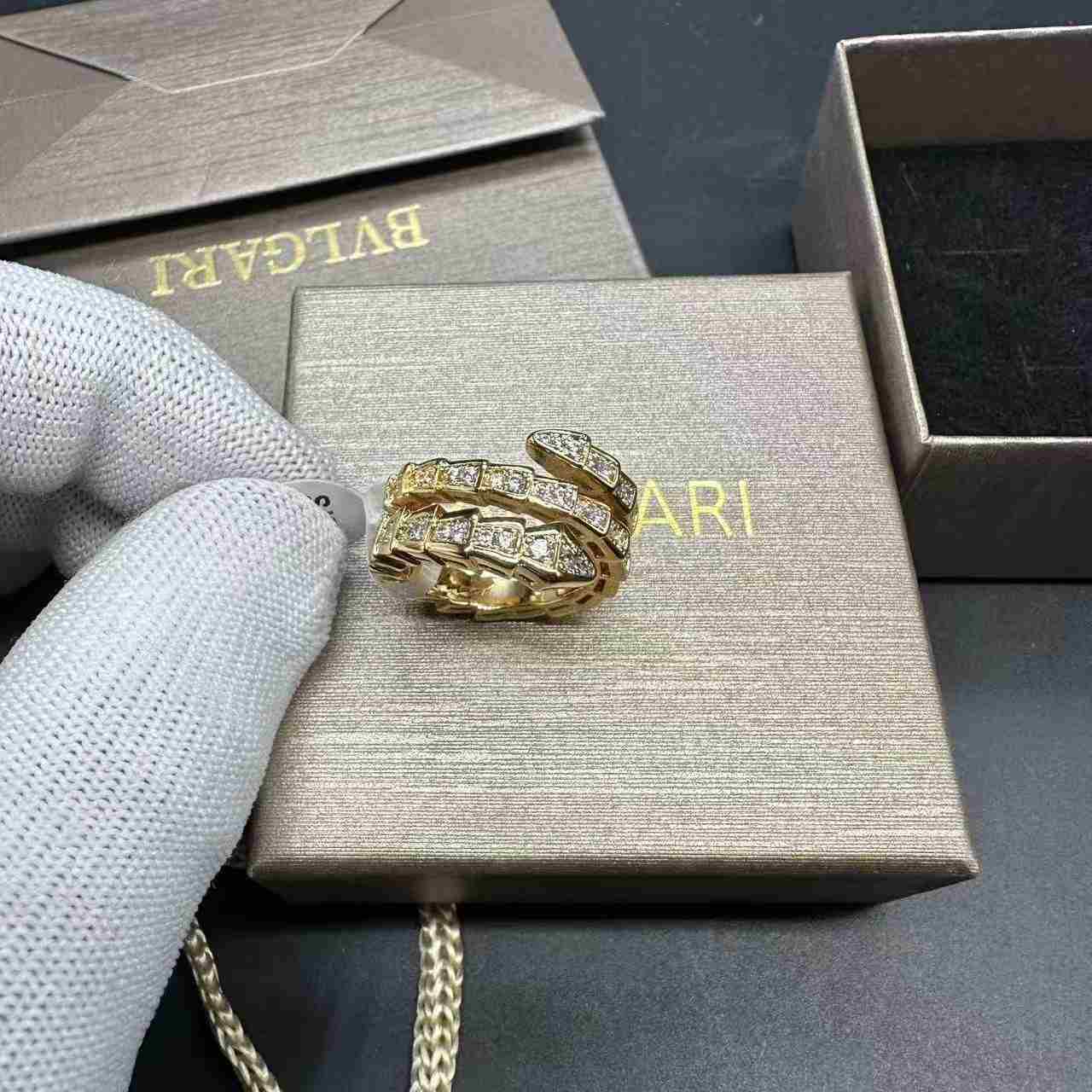 Bvlgari ring CZ diamonds yellow gold  65$