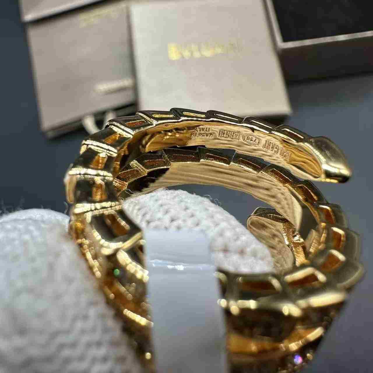 Bvlgari ring CZ diamonds yellow gold  65$