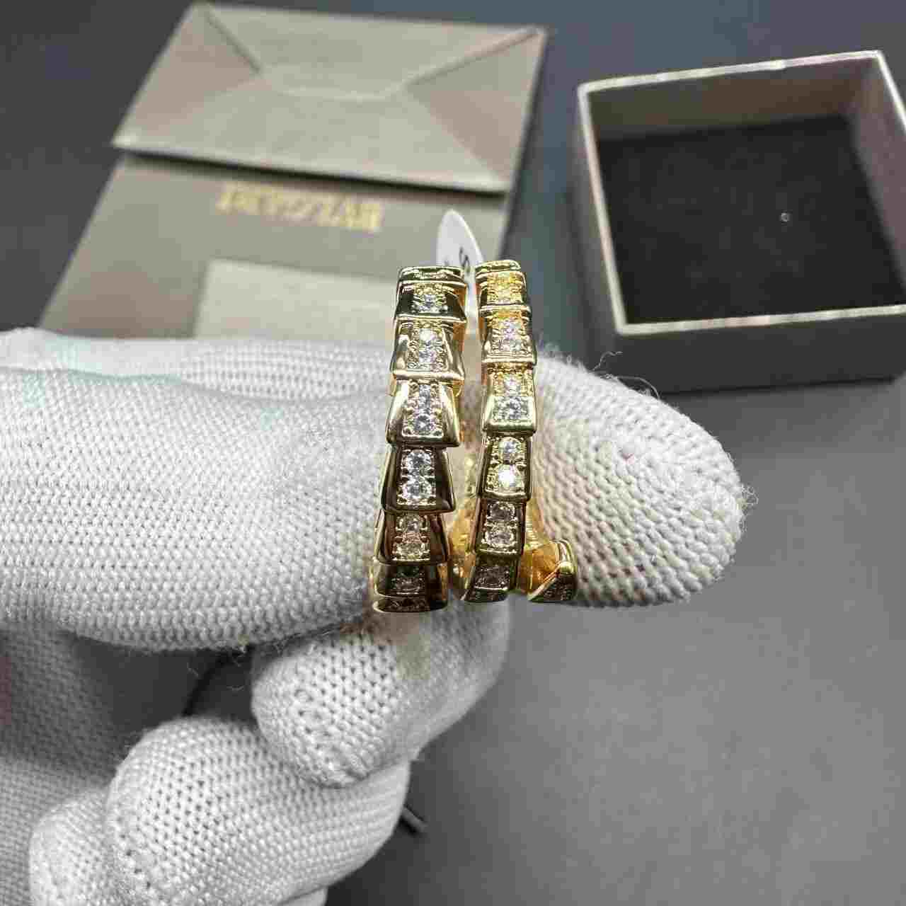 Bvlgari ring CZ diamonds yellow gold  65$